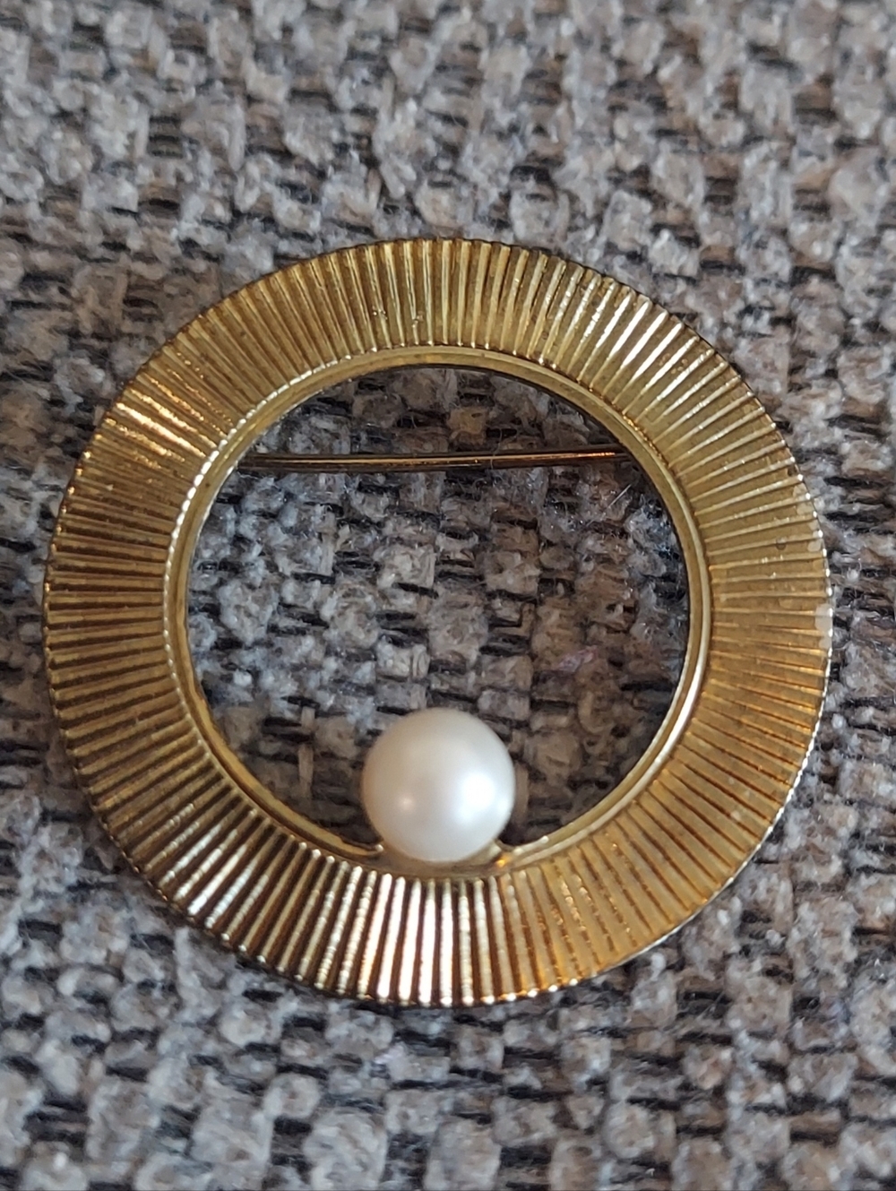 Vintage Gold-Tone Circular Pearl Accent Brooch - Women's Jewelry